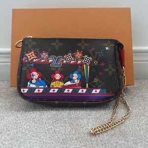 AUTHENTIC -  LOUIS VUITTON 2020 HOLIDAY - MINI POCHETTE